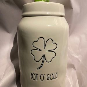 Rae Dunn St Pattys  pot o’ gold medium canister